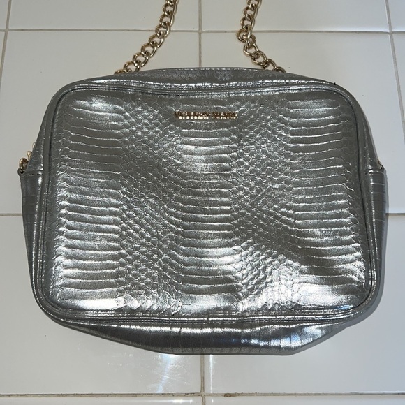 VICTORIA’S SECRET • Metallic Silver Chain Cross Body Shoulder Bag Satchel Purse - Picture 3 of 9